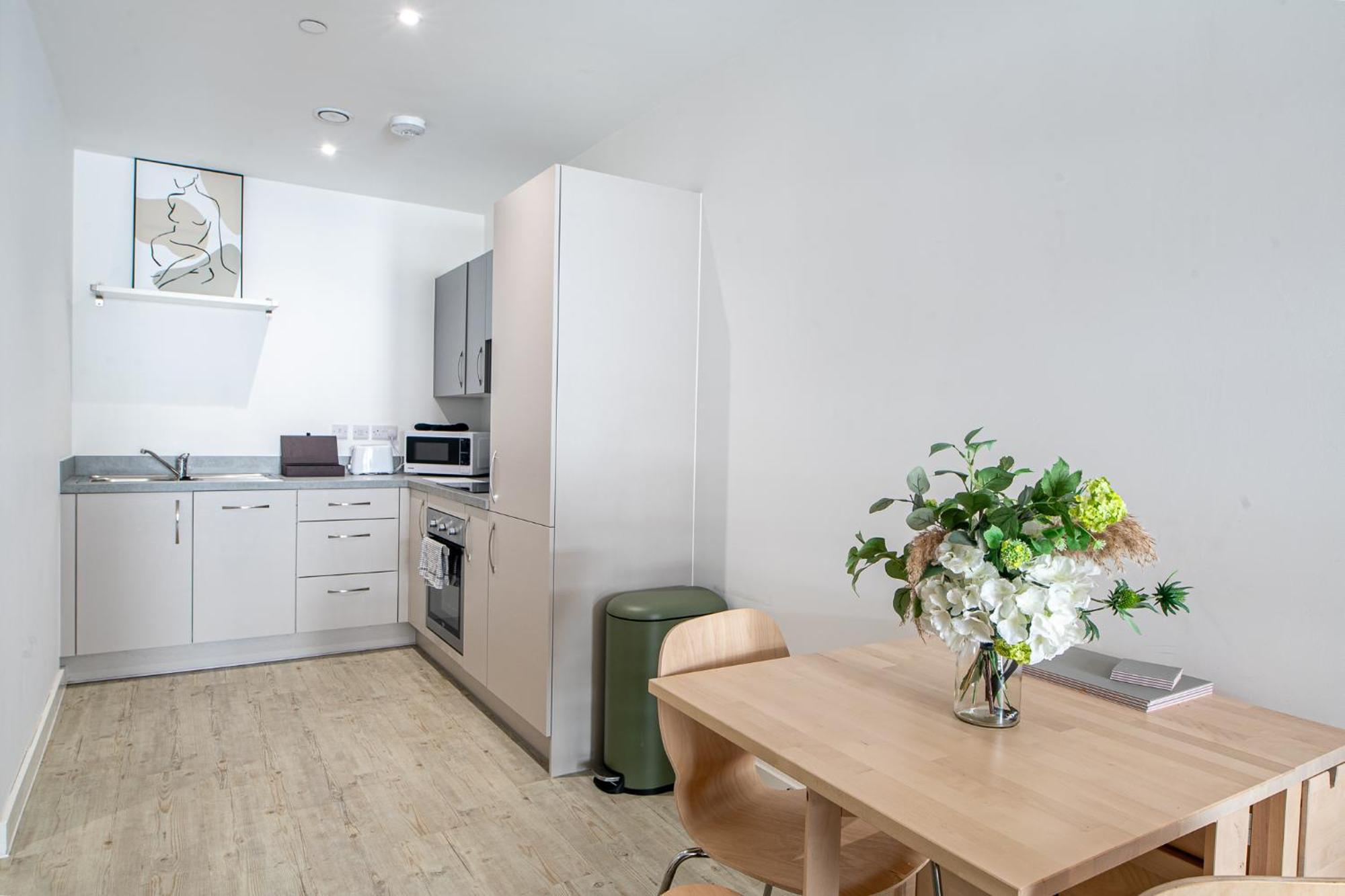 Modern And Spacious Apartment In Salford Quays Манчестер Екстер'єр фото