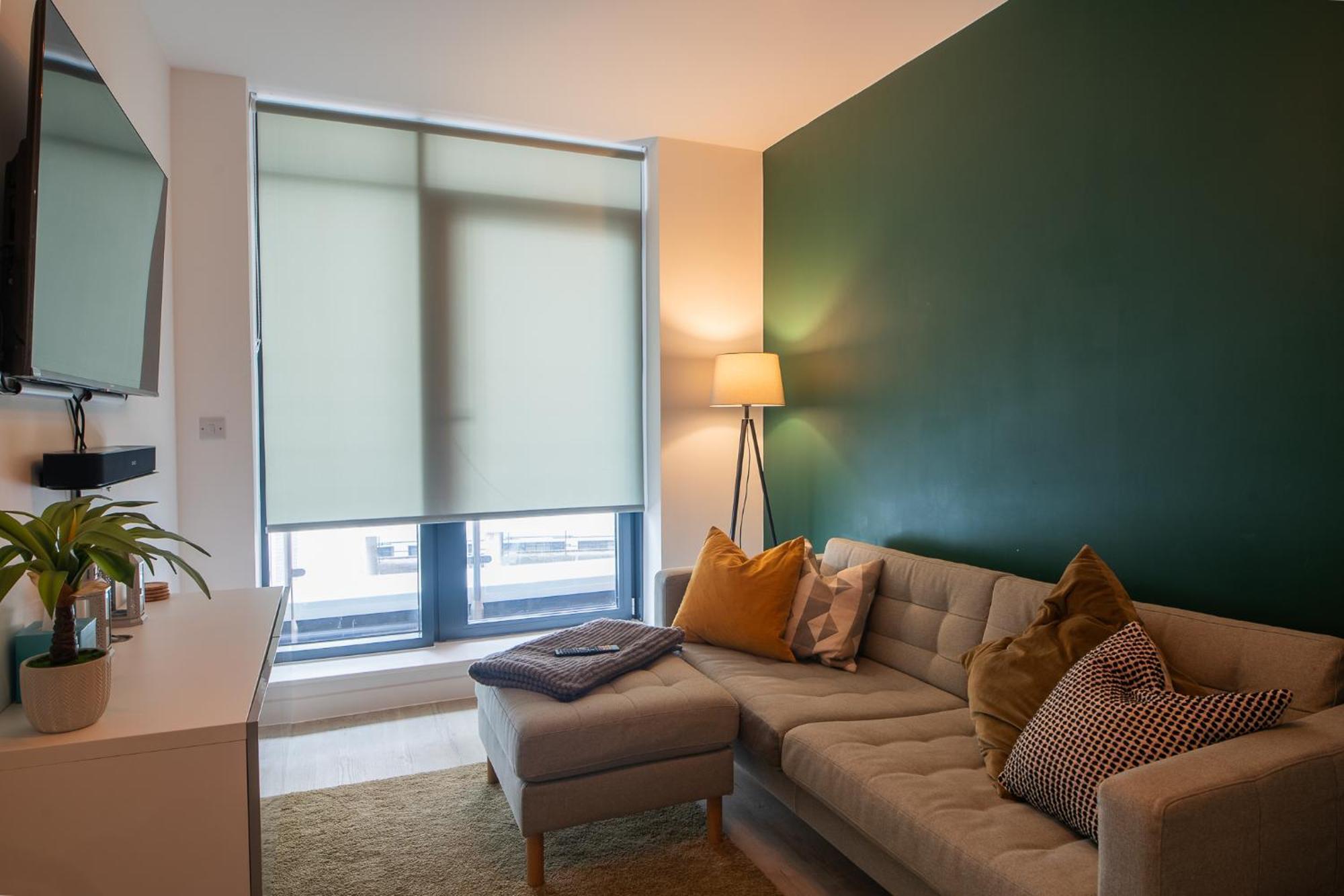 Modern And Spacious Apartment In Salford Quays Манчестер Екстер'єр фото
